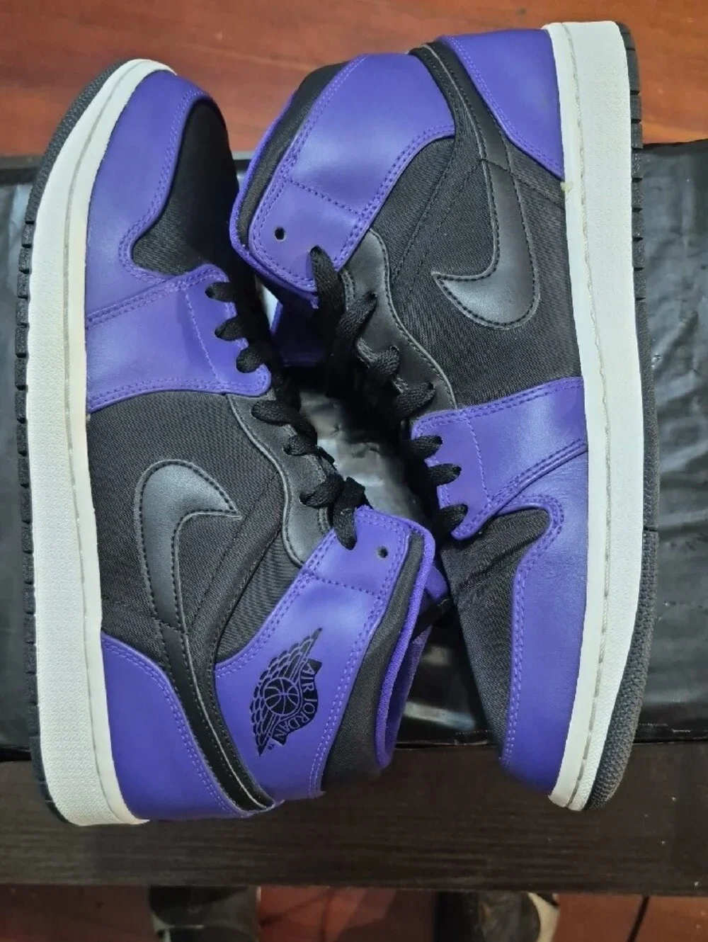 Air Jordan 1 Retro Mid 